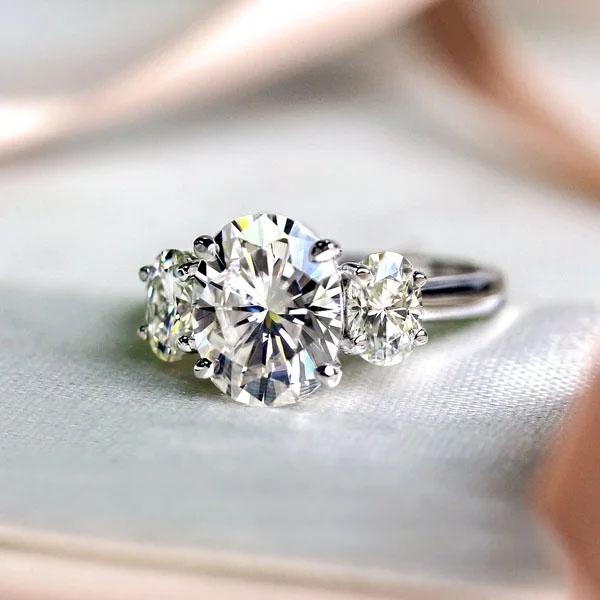 Annello by Kobelli 14k Gold 4 Carats TGW Oval Moissanite Three Stone X-Prong Trellis Bold Engagement Ring (HI/VS)
